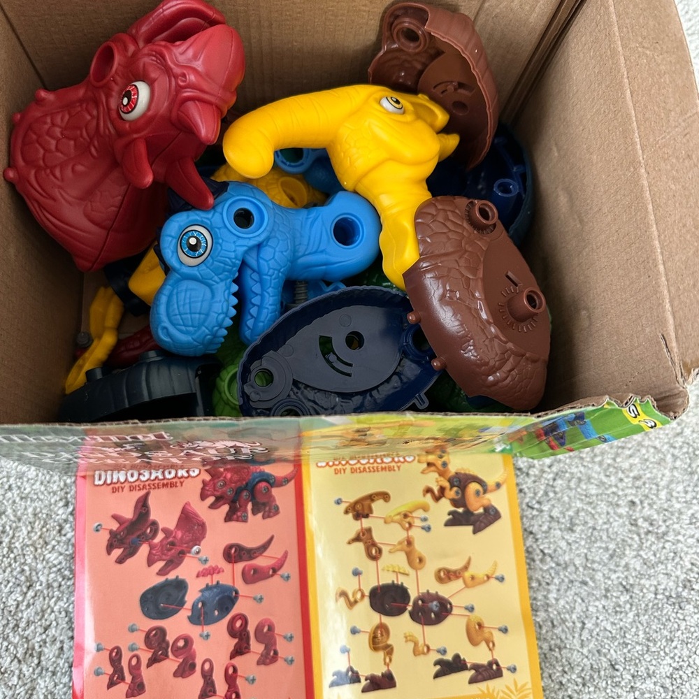 Dinosaur Creator Toy Set - Green, Red, Blue, Yellow with drill